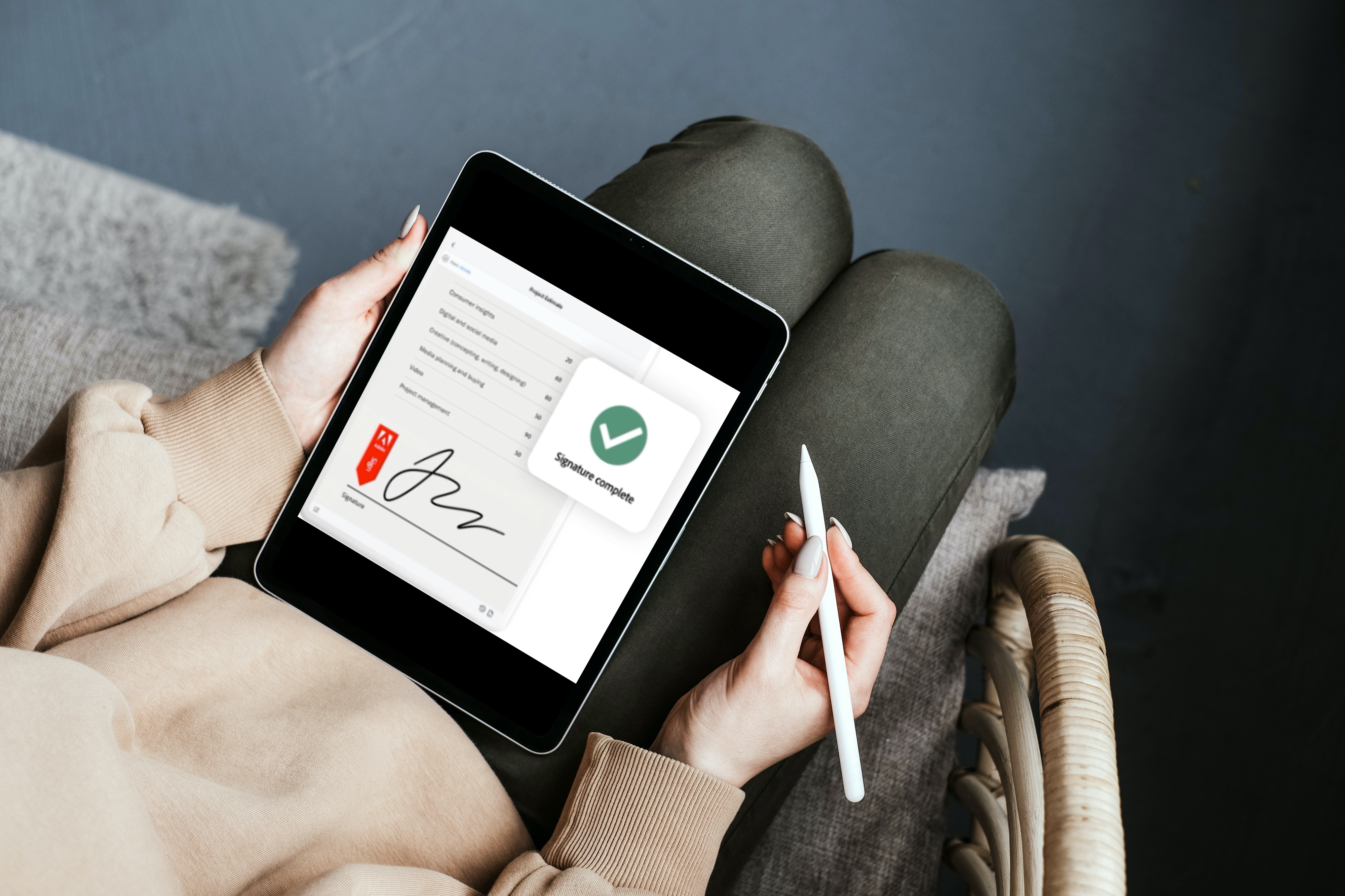 Comparison of online signature software solutions - FLK it over vs. Adobe